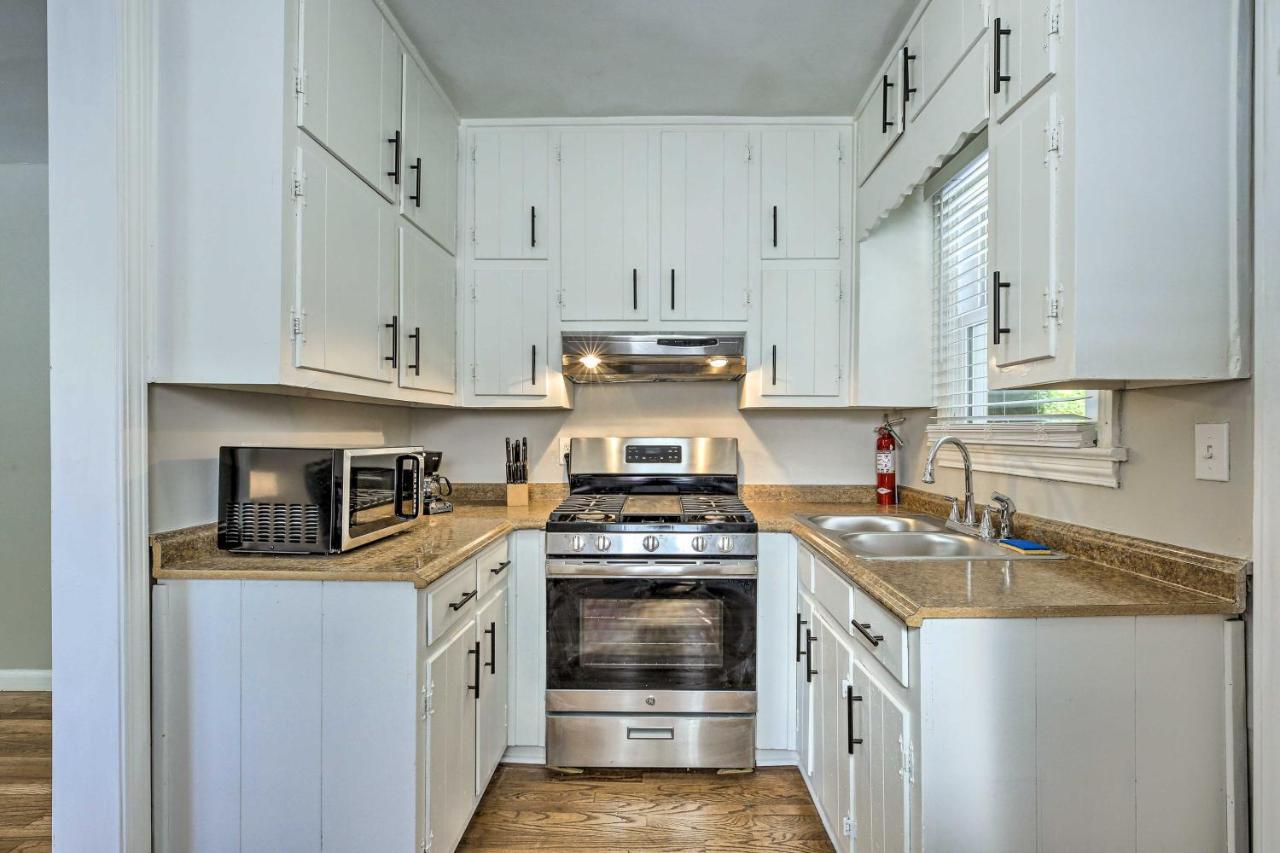 Family-friendly About 3 Mi To Downtown! Ferienhaus